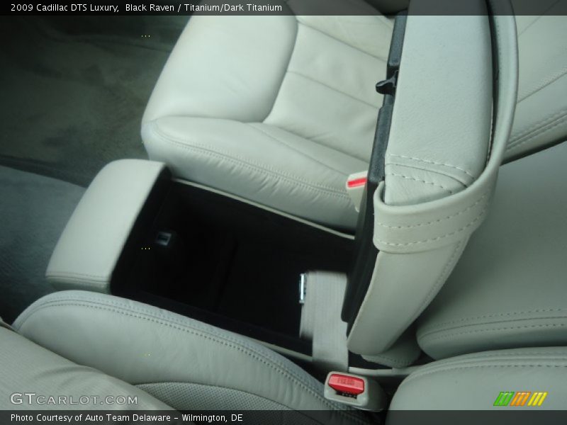 Black Raven / Titanium/Dark Titanium 2009 Cadillac DTS Luxury