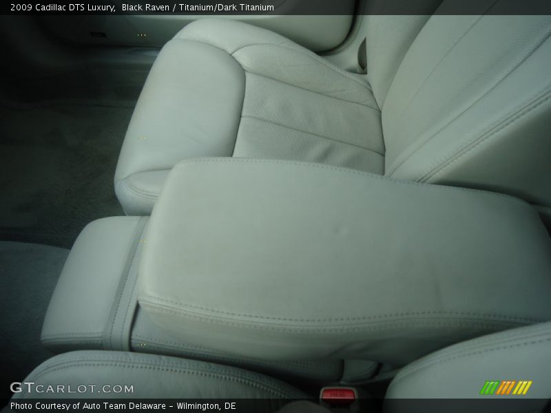 Black Raven / Titanium/Dark Titanium 2009 Cadillac DTS Luxury