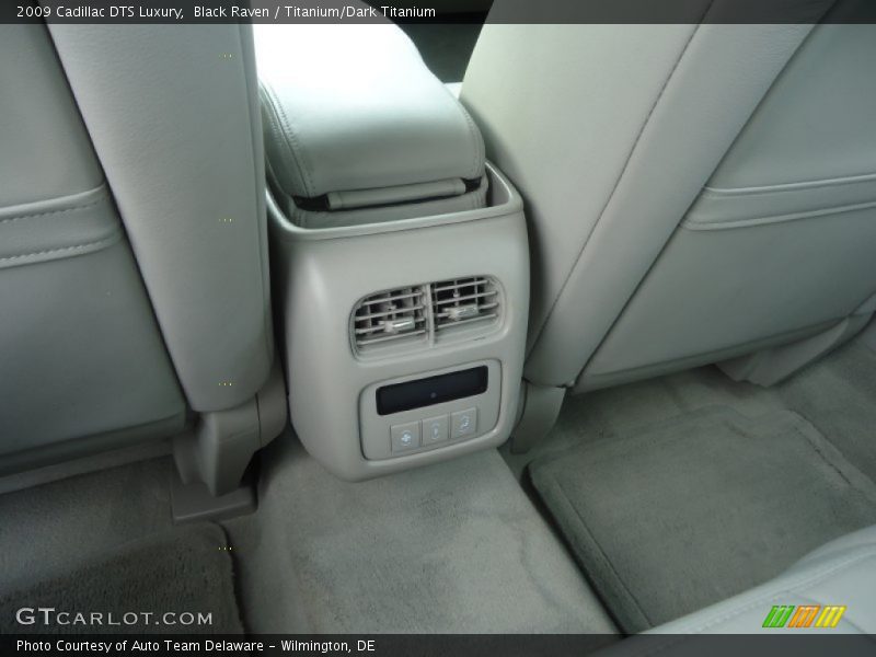 Black Raven / Titanium/Dark Titanium 2009 Cadillac DTS Luxury