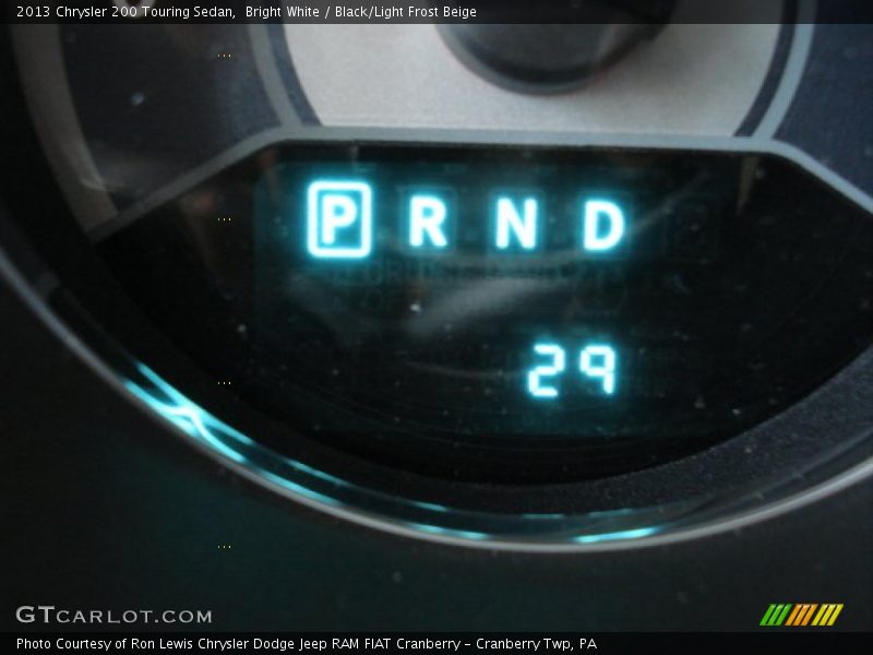 Bright White / Black/Light Frost Beige 2013 Chrysler 200 Touring Sedan