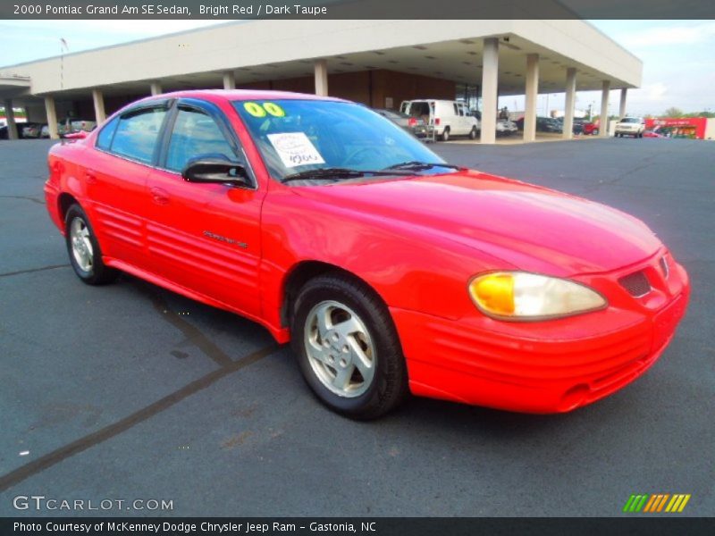Bright Red / Dark Taupe 2000 Pontiac Grand Am SE Sedan
