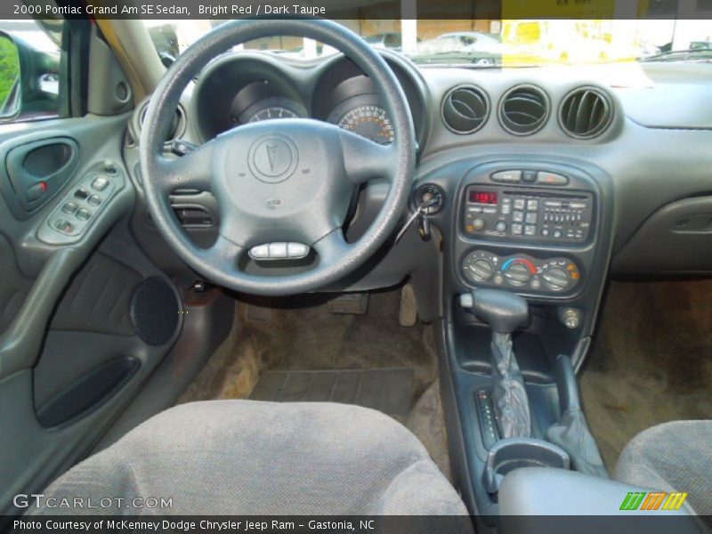 Bright Red / Dark Taupe 2000 Pontiac Grand Am SE Sedan
