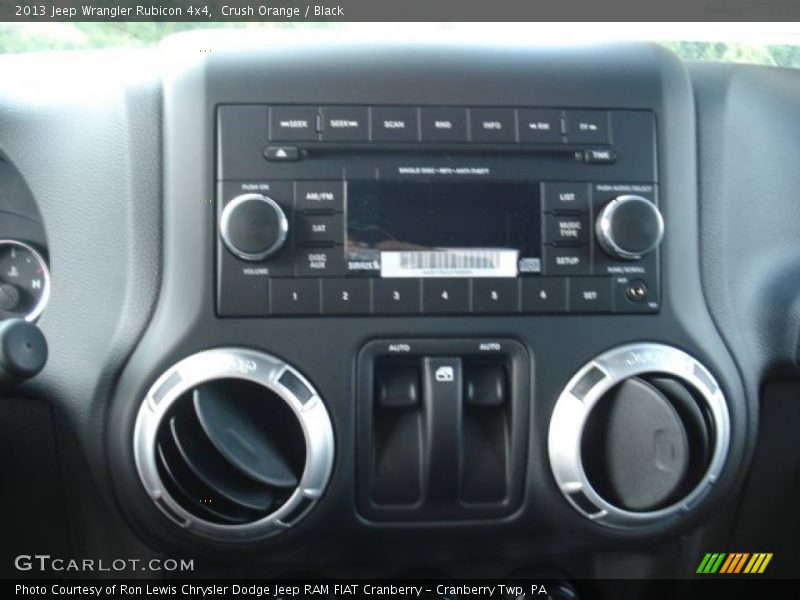 Controls of 2013 Wrangler Rubicon 4x4