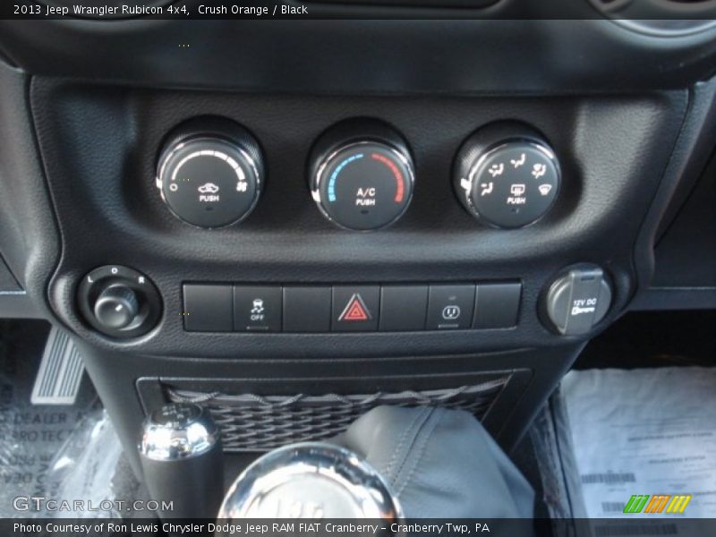 Controls of 2013 Wrangler Rubicon 4x4