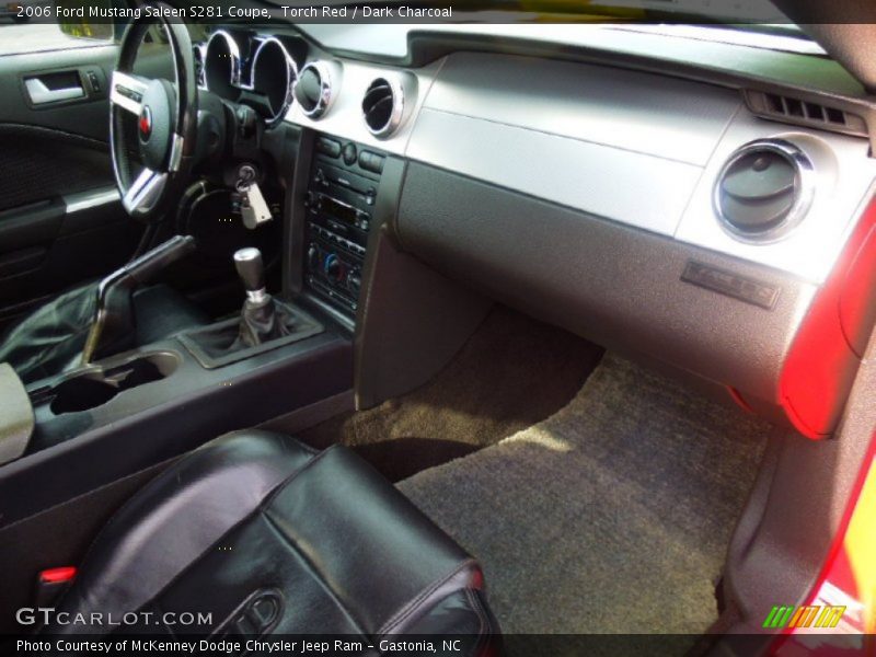 Dashboard of 2006 Mustang Saleen S281 Coupe