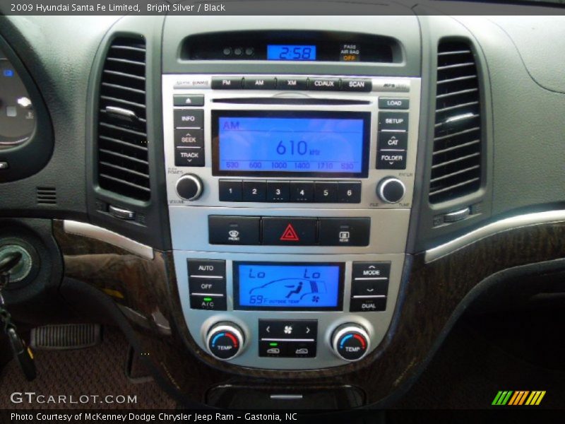 Bright Silver / Black 2009 Hyundai Santa Fe Limited