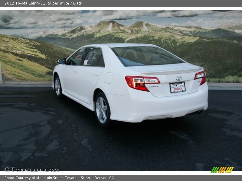 Super White / Black 2012 Toyota Camry SE