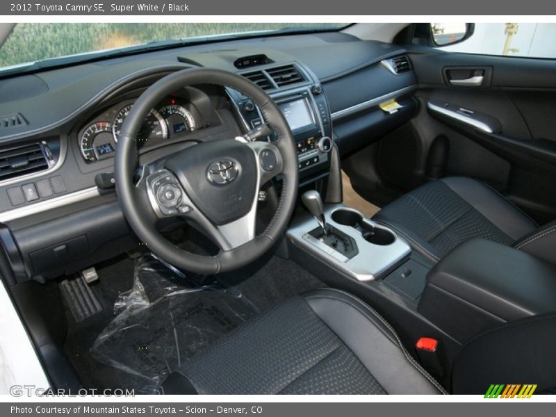 Super White / Black 2012 Toyota Camry SE