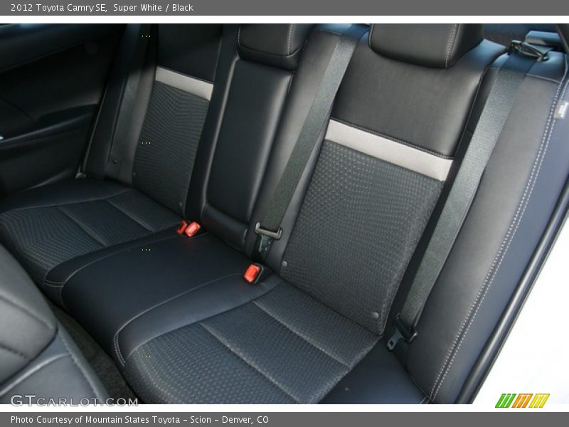 Super White / Black 2012 Toyota Camry SE