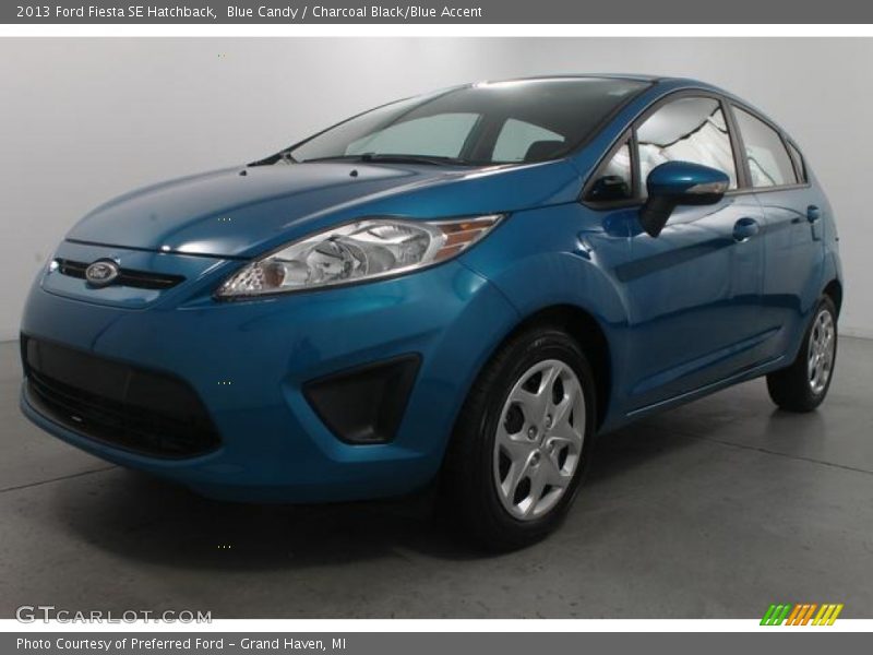 Blue Candy / Charcoal Black/Blue Accent 2013 Ford Fiesta SE Hatchback