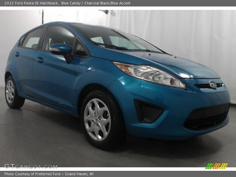 Blue Candy / Charcoal Black/Blue Accent 2013 Ford Fiesta SE Hatchback