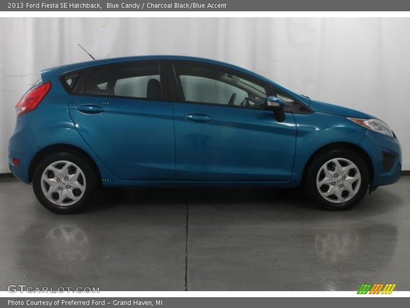 Blue Candy / Charcoal Black/Blue Accent 2013 Ford Fiesta SE Hatchback