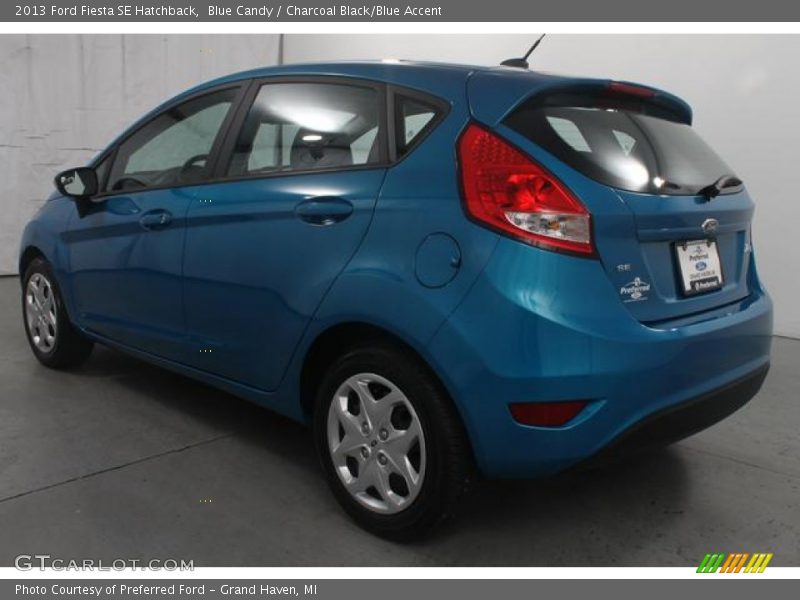 Blue Candy / Charcoal Black/Blue Accent 2013 Ford Fiesta SE Hatchback