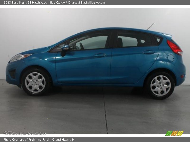 Blue Candy / Charcoal Black/Blue Accent 2013 Ford Fiesta SE Hatchback