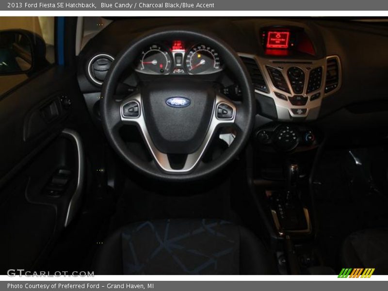 Blue Candy / Charcoal Black/Blue Accent 2013 Ford Fiesta SE Hatchback
