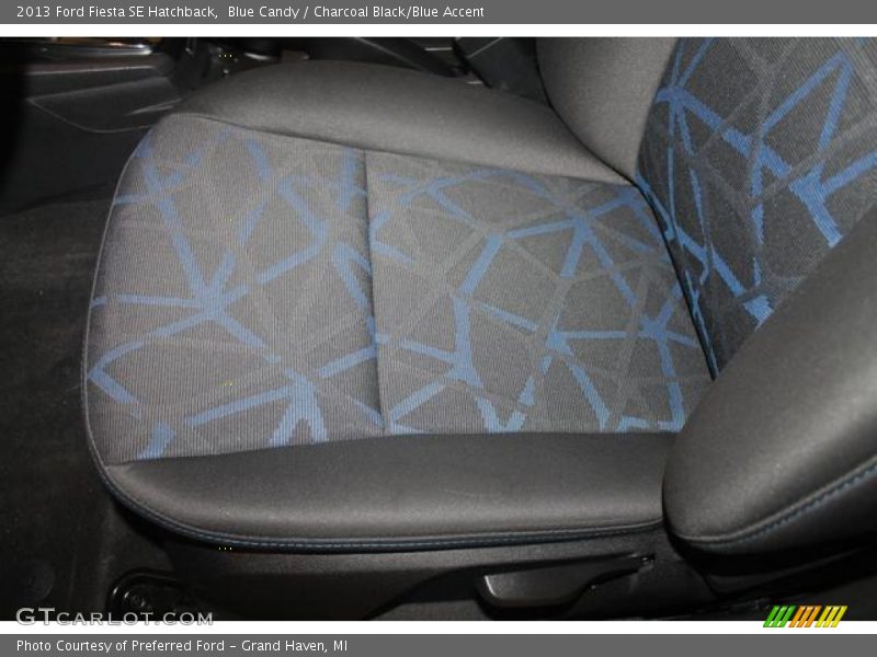 Blue Candy / Charcoal Black/Blue Accent 2013 Ford Fiesta SE Hatchback