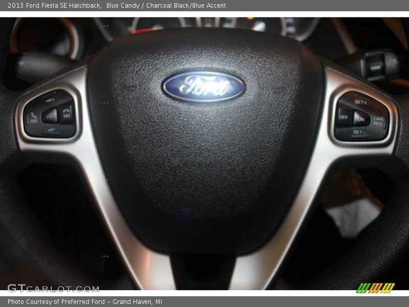Blue Candy / Charcoal Black/Blue Accent 2013 Ford Fiesta SE Hatchback