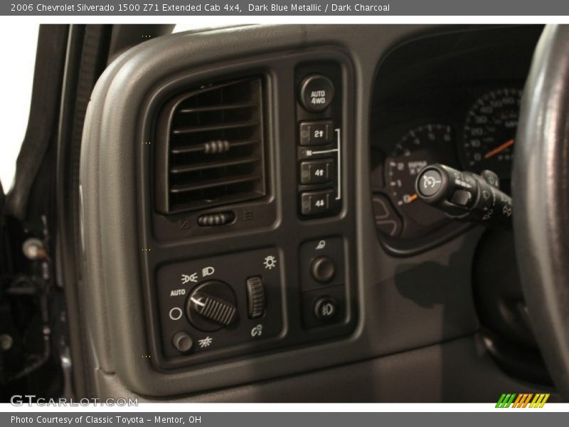 Dark Blue Metallic / Dark Charcoal 2006 Chevrolet Silverado 1500 Z71 Extended Cab 4x4