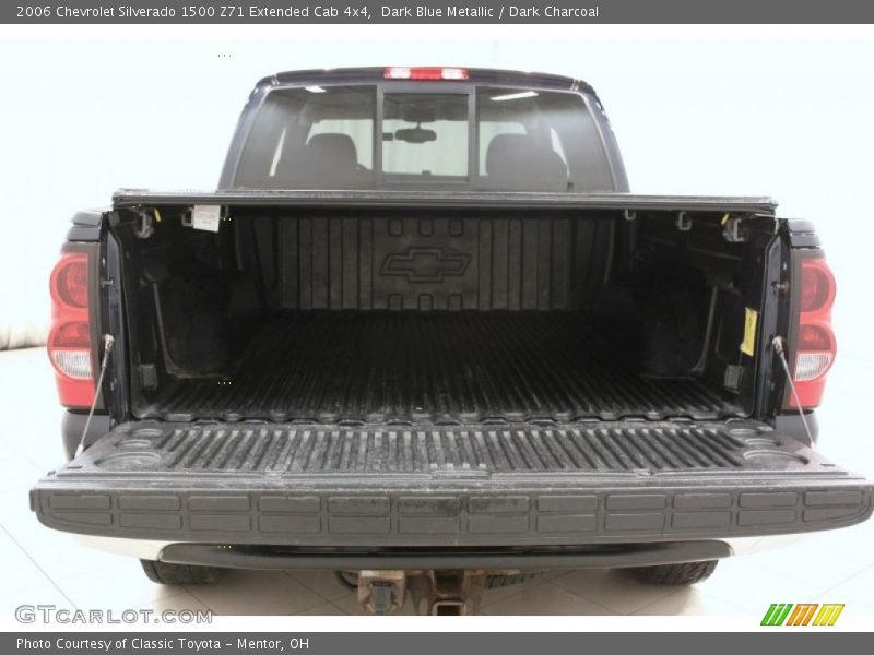 Dark Blue Metallic / Dark Charcoal 2006 Chevrolet Silverado 1500 Z71 Extended Cab 4x4