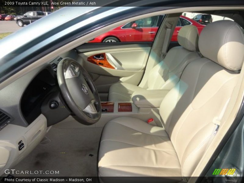 Aloe Green Metallic / Ash 2009 Toyota Camry XLE