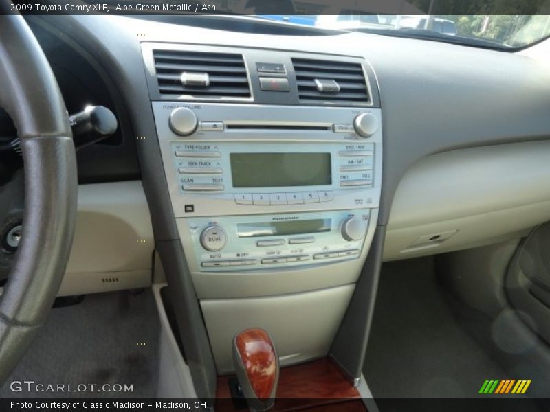 Aloe Green Metallic / Ash 2009 Toyota Camry XLE