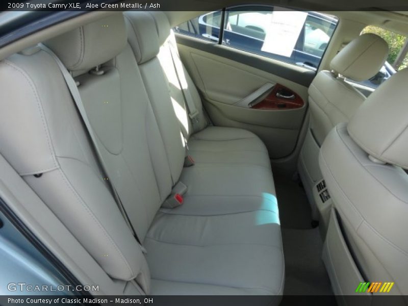 Aloe Green Metallic / Ash 2009 Toyota Camry XLE
