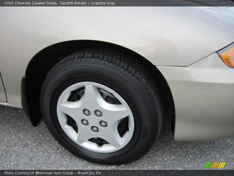 Sandrift Metallic / Graphite Gray 2005 Chevrolet Cavalier Sedan