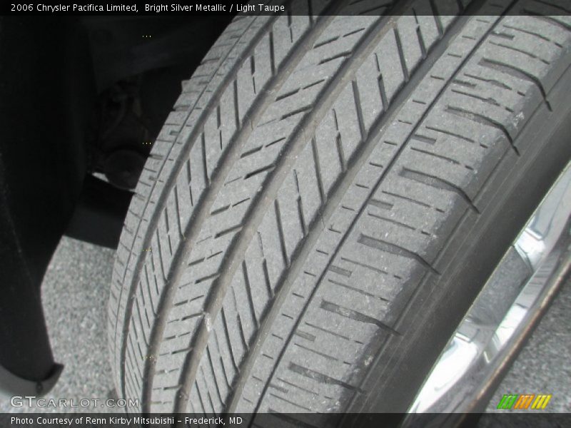 Bright Silver Metallic / Light Taupe 2006 Chrysler Pacifica Limited