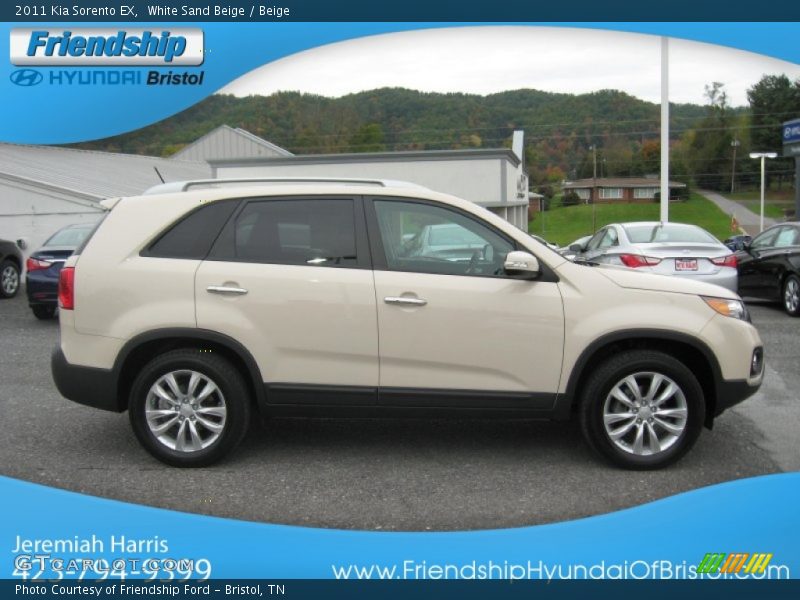 White Sand Beige / Beige 2011 Kia Sorento EX