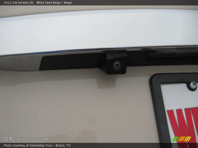 White Sand Beige / Beige 2011 Kia Sorento EX