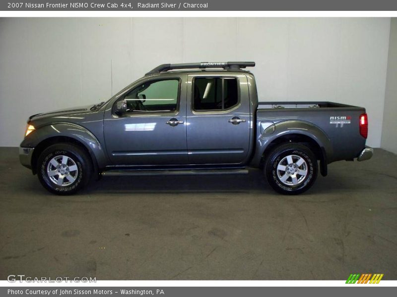 Radiant Silver / Charcoal 2007 Nissan Frontier NISMO Crew Cab 4x4