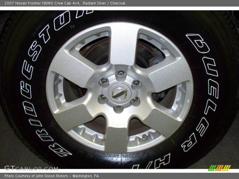 Radiant Silver / Charcoal 2007 Nissan Frontier NISMO Crew Cab 4x4