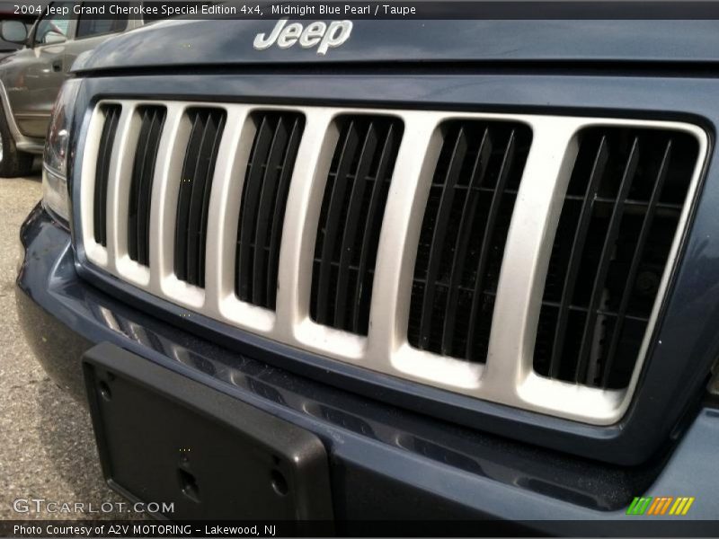 Midnight Blue Pearl / Taupe 2004 Jeep Grand Cherokee Special Edition 4x4