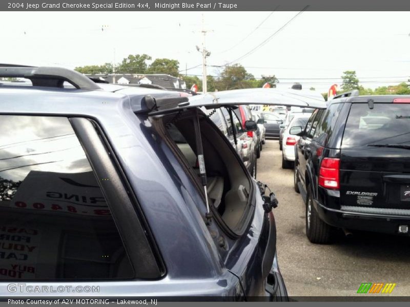 Midnight Blue Pearl / Taupe 2004 Jeep Grand Cherokee Special Edition 4x4