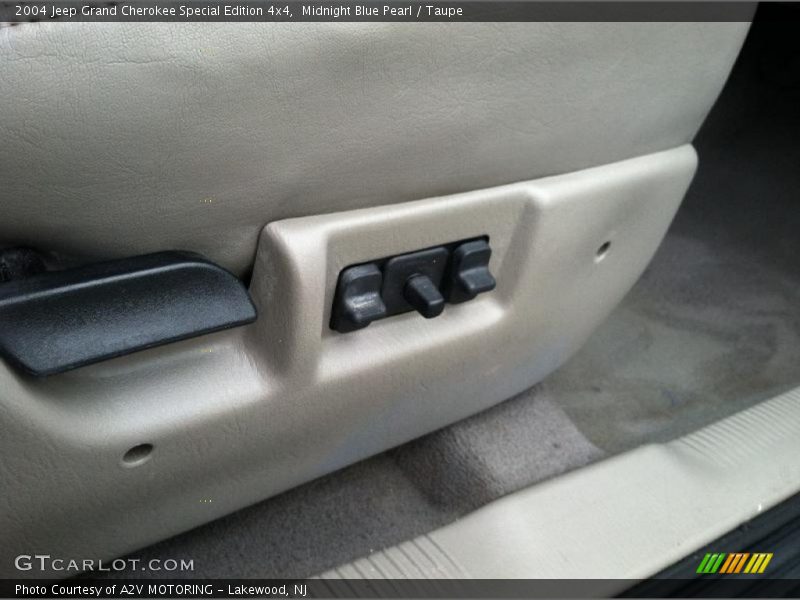 Midnight Blue Pearl / Taupe 2004 Jeep Grand Cherokee Special Edition 4x4