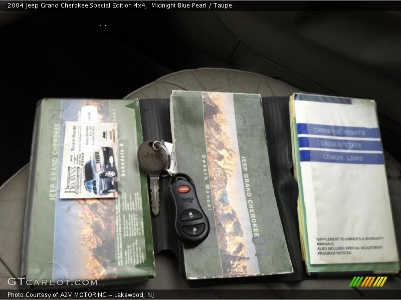 Midnight Blue Pearl / Taupe 2004 Jeep Grand Cherokee Special Edition 4x4