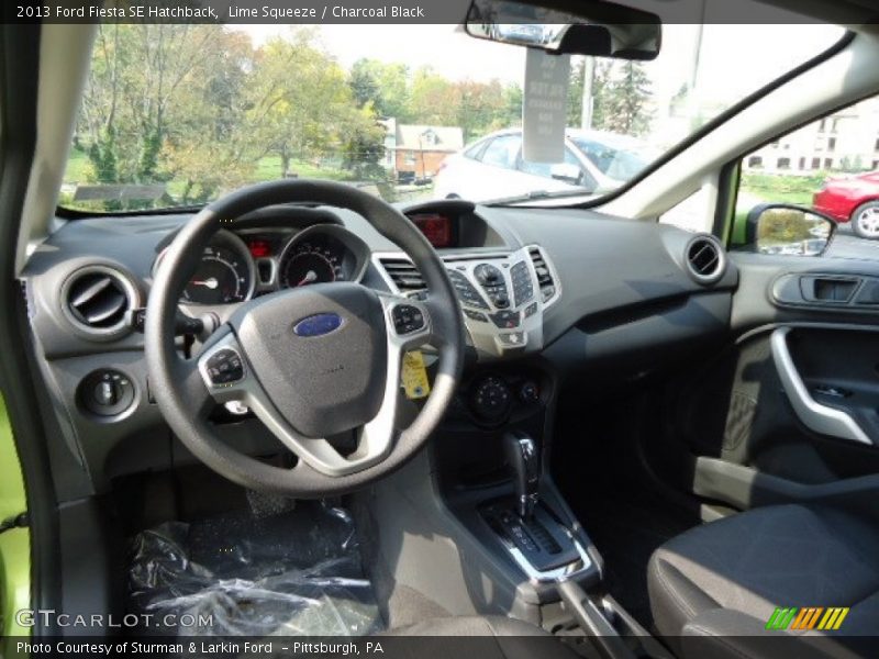 Lime Squeeze / Charcoal Black 2013 Ford Fiesta SE Hatchback