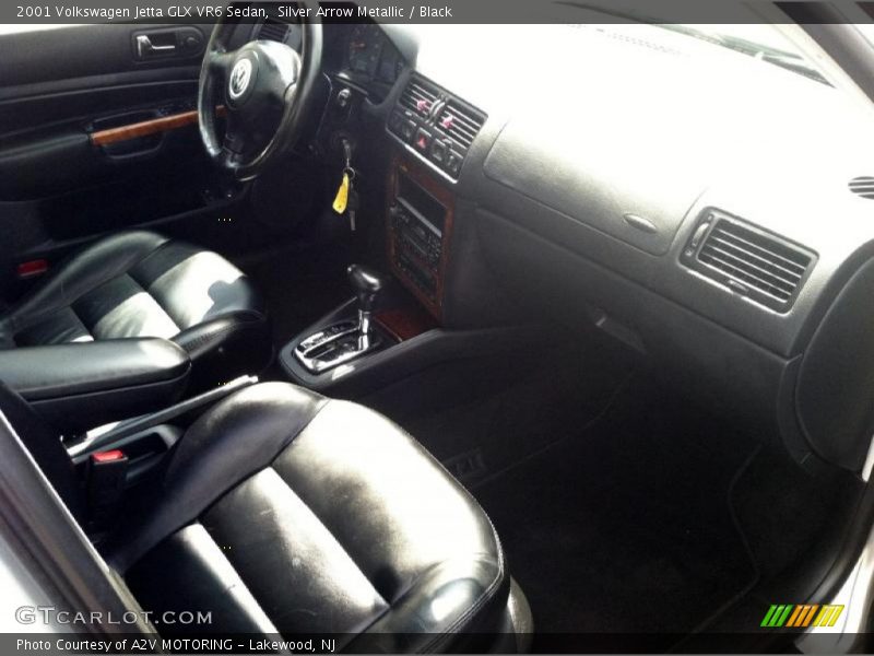 Silver Arrow Metallic / Black 2001 Volkswagen Jetta GLX VR6 Sedan