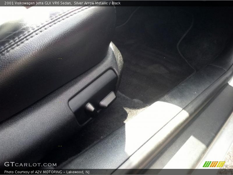 Silver Arrow Metallic / Black 2001 Volkswagen Jetta GLX VR6 Sedan