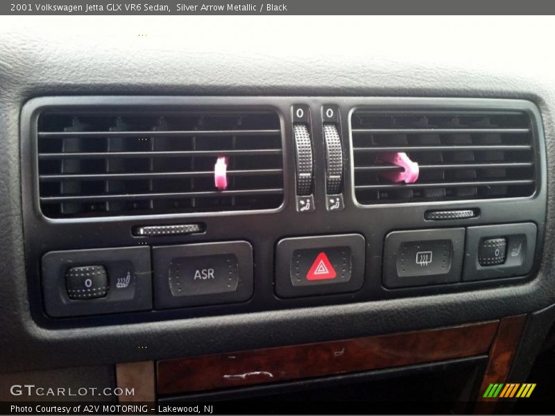 Silver Arrow Metallic / Black 2001 Volkswagen Jetta GLX VR6 Sedan