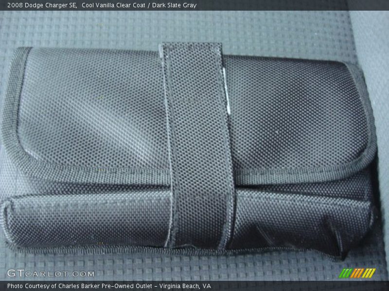 Cool Vanilla Clear Coat / Dark Slate Gray 2008 Dodge Charger SE