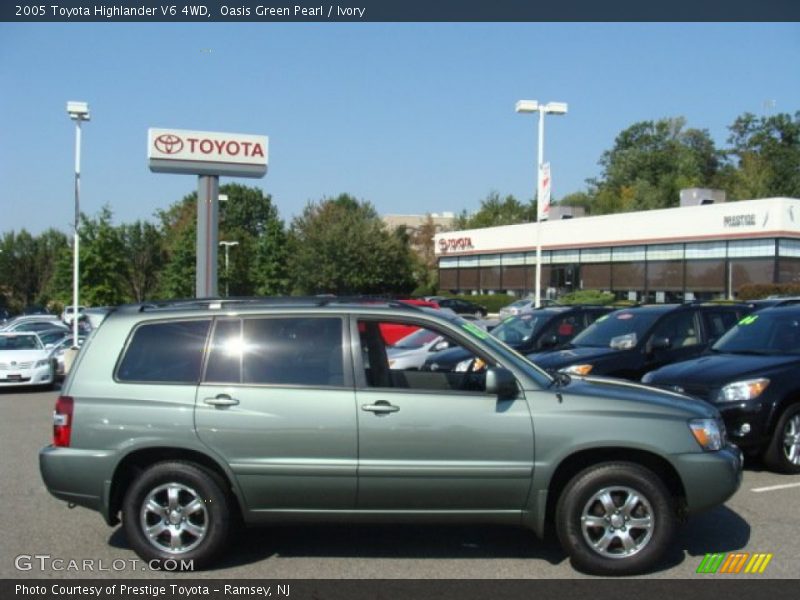 Oasis Green Pearl / Ivory 2005 Toyota Highlander V6 4WD