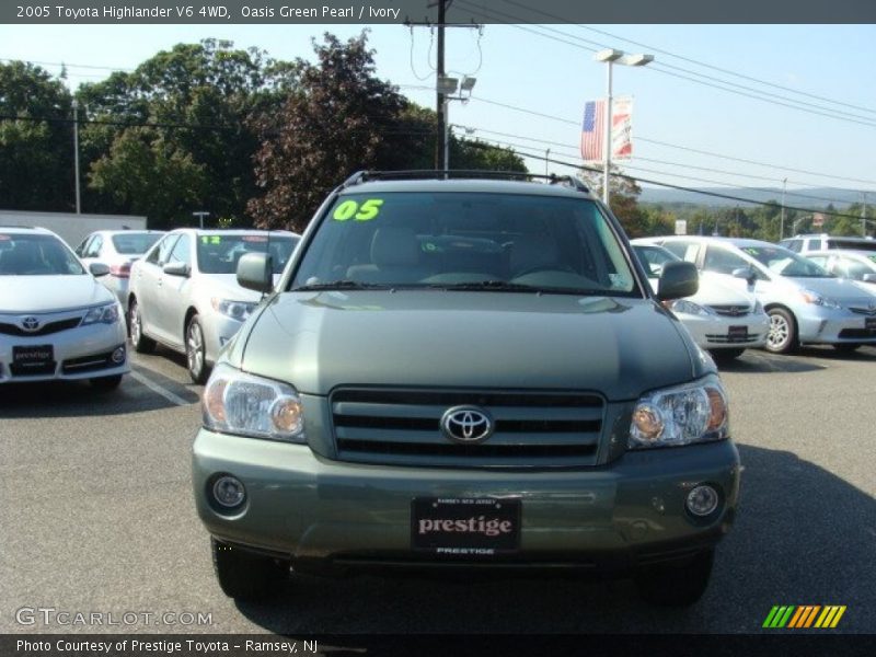 Oasis Green Pearl / Ivory 2005 Toyota Highlander V6 4WD