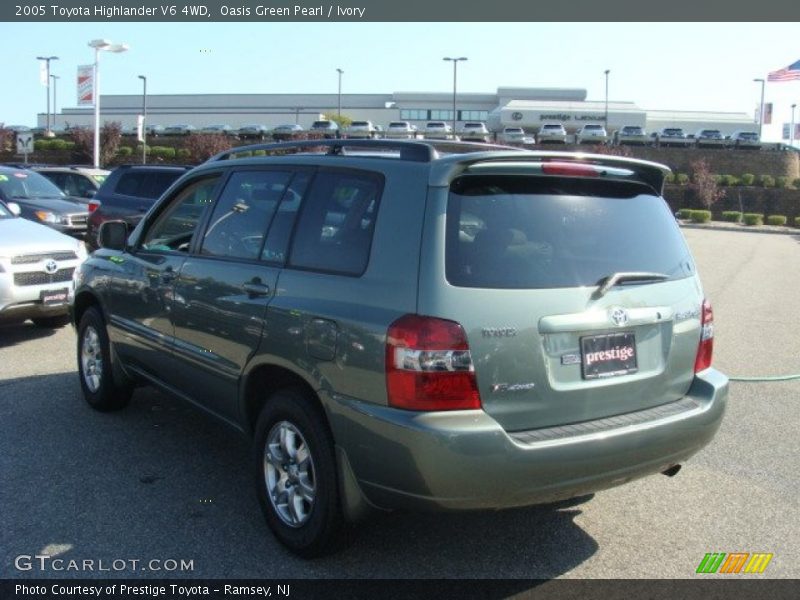 Oasis Green Pearl / Ivory 2005 Toyota Highlander V6 4WD