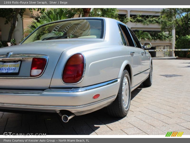 Silver / Beige 1999 Rolls-Royce Silver Seraph