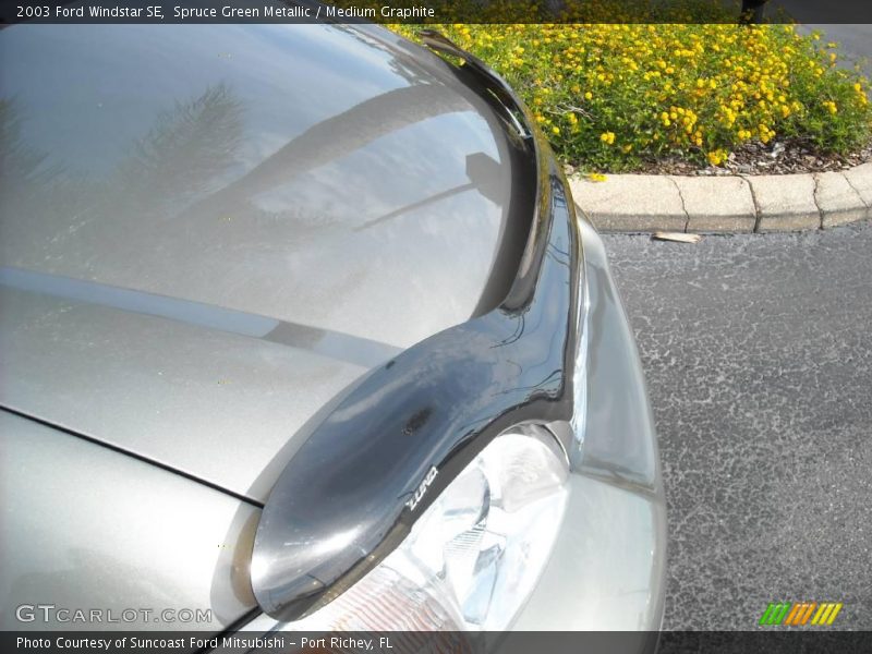 Spruce Green Metallic / Medium Graphite 2003 Ford Windstar SE