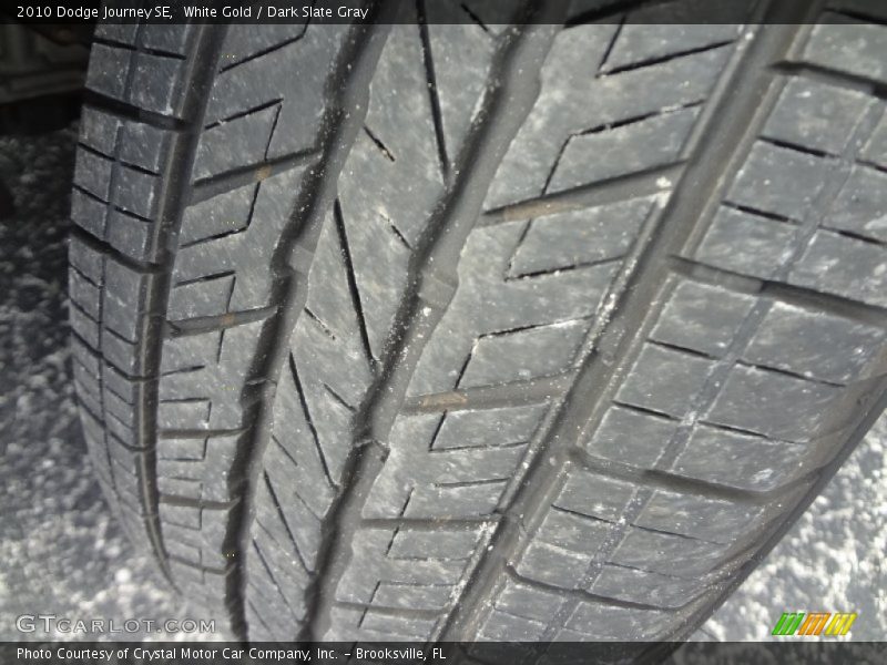White Gold / Dark Slate Gray 2010 Dodge Journey SE