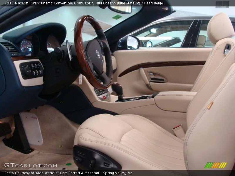 Blu Oceano (Blue Metallic) / Pearl Beige 2011 Maserati GranTurismo Convertible GranCabrio