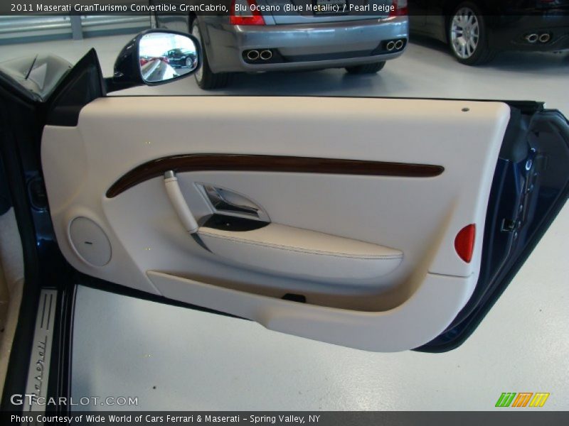 Blu Oceano (Blue Metallic) / Pearl Beige 2011 Maserati GranTurismo Convertible GranCabrio
