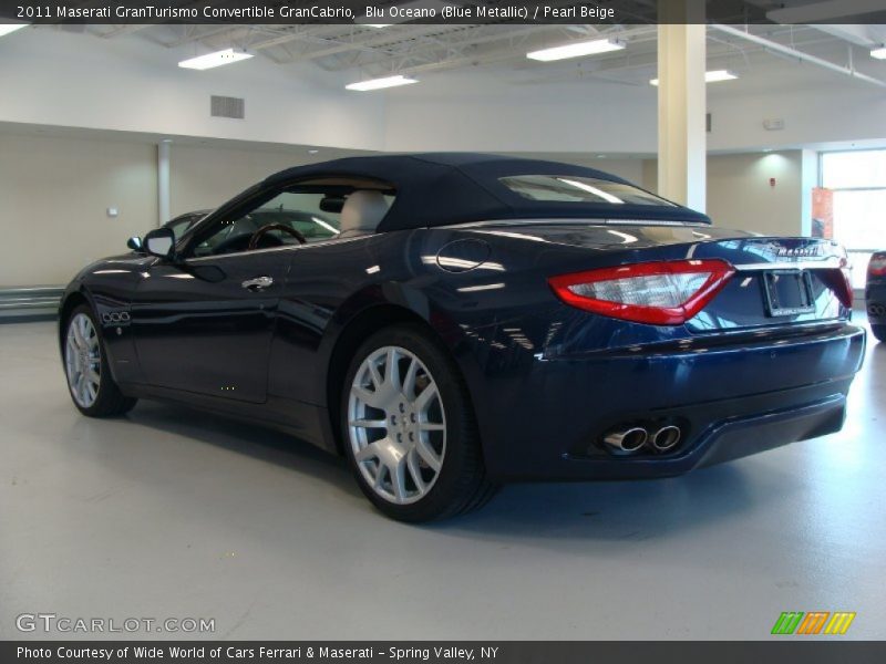 Blu Oceano (Blue Metallic) / Pearl Beige 2011 Maserati GranTurismo Convertible GranCabrio